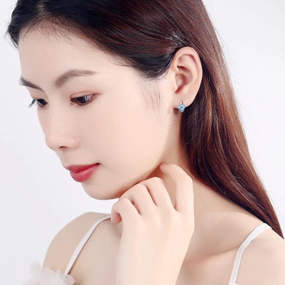 NEW Silver Blue Cute Cat Paw Hoop Earrings - Picture 3 of 7